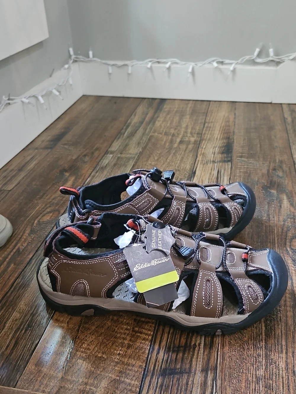 New Eddie Bauer Brown Leather Closed-Toe Sandals - Sporty Outdoor Shoes